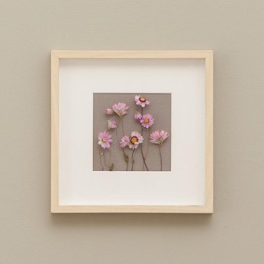 Картина с розовыми сухоцветами