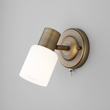 Настенный светильник Corso с белым плафоном