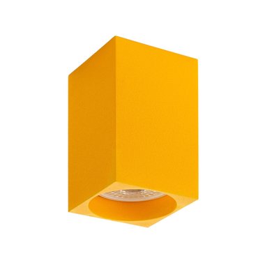 Точечный накладной светильник из металла желтого цвета