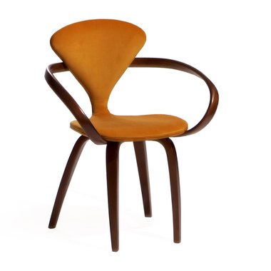 Обеденный стул Apriori N с обивкой из велюра горчичного цвета