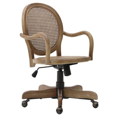 Кресло офисное коричневого цвета