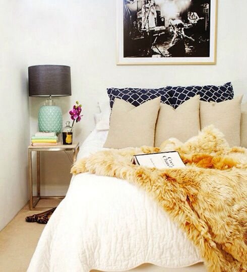Фотография: Спальня в стиле Прованс и Кантри, Малогабаритная квартира, Квартира – фото на INMYROOM