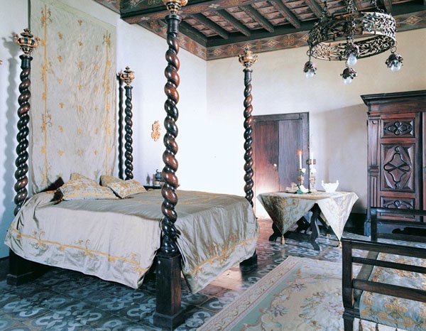 Фотография: Спальня в стиле , Декор интерьера, Мебель и свет, Готический – фото на INMYROOM