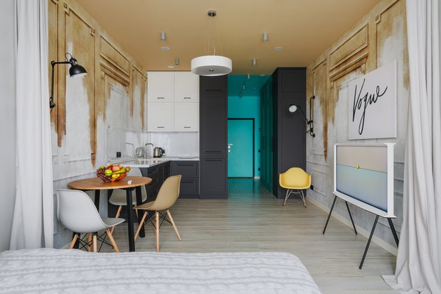 Фотография: Кухня и столовая в стиле Эклектика, Малогабаритная квартира, небольшая спальня – фото на INMYROOM