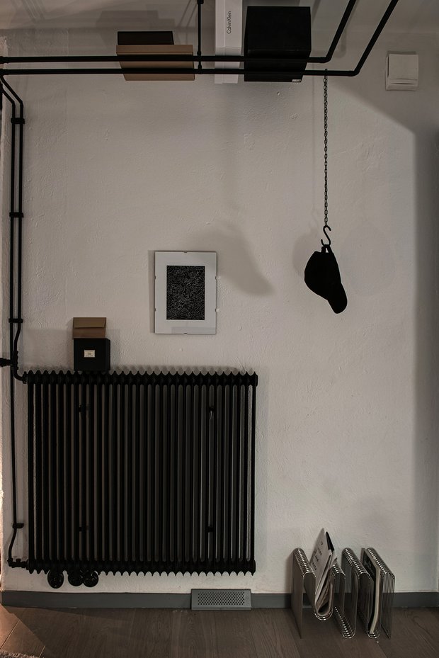 Фотография: Прихожая в стиле Лофт, Декор интерьера, Швеция, Белый, Черный, Стокгольм, 2 комнаты, 40-60 метров – фото на INMYROOM