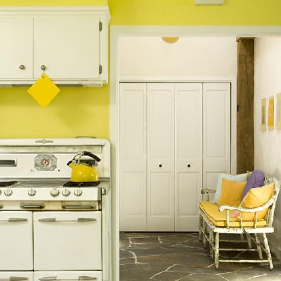 Фотография: Кухня и столовая в стиле , Декор интерьера, Дизайн интерьера, Цвет в интерьере, Желтый – фото на INMYROOM
