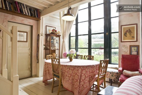 Фотография: Кухня и столовая в стиле Прованс и Кантри, Стиль жизни, Советы, Париж, Airbnb – фото на INMYROOM