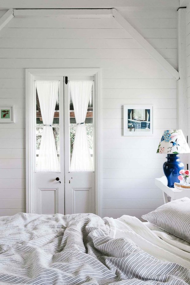 Фотография: Спальня в стиле Прованс и Кантри, Дом, Белый, Голубой, Дом и дача – фото на INMYROOM