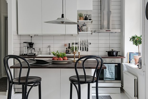 Фотография: Кухня и столовая в стиле Скандинавский, Декор интерьера, Квартира, Швеция, 2 комнаты, 40-60 метров, Alvhem – фото на INMYROOM
