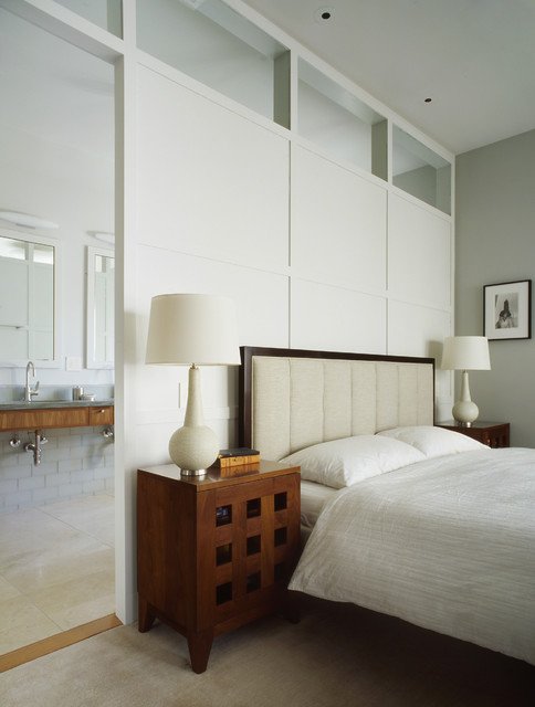 Фотография: Спальня в стиле Современный, Декор интерьера, Мебель и свет, Перегородки – фото на INMYROOM