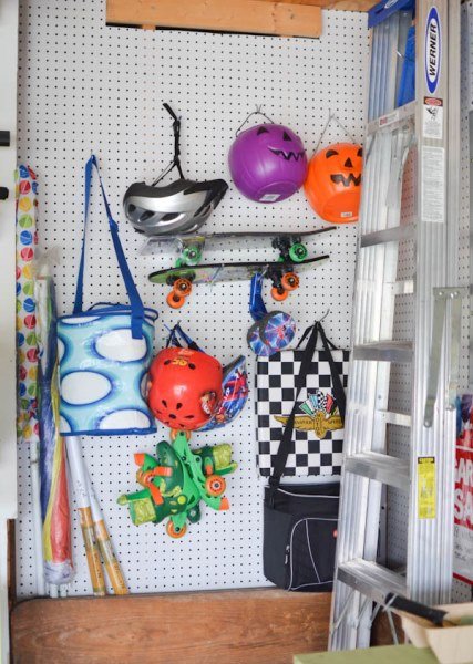 Фотография:  в стиле , Прочее, Дом и дача, как обустроить гараж, хранение в гараже, как обустроить дачный сарай, идеи для гаража – фото на INMYROOM