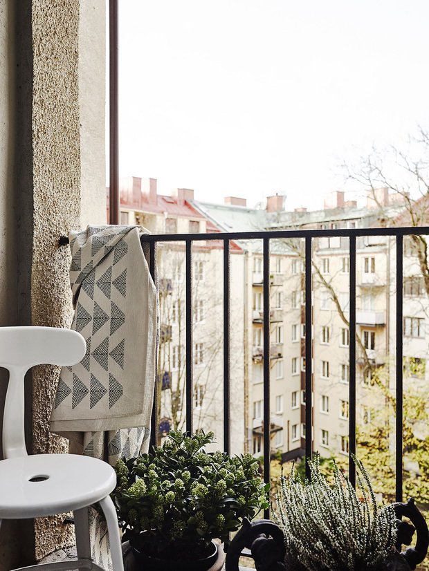 Фотография: Балкон в стиле Скандинавский, Советы, уборка, городской балкон – фото на INMYROOM