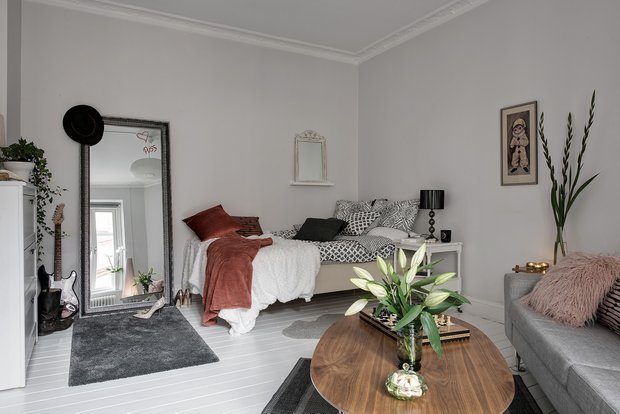 Фотография: Спальня в стиле Современный, Декор интерьера, Квартира, Швеция, 1 комната, до 40 метров – фото на INMYROOM