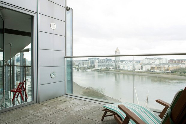 Фотография: Балкон, Терраса в стиле Современный, Квартира, Дома и квартиры, Лондон, Панорамные окна – фото на INMYROOM