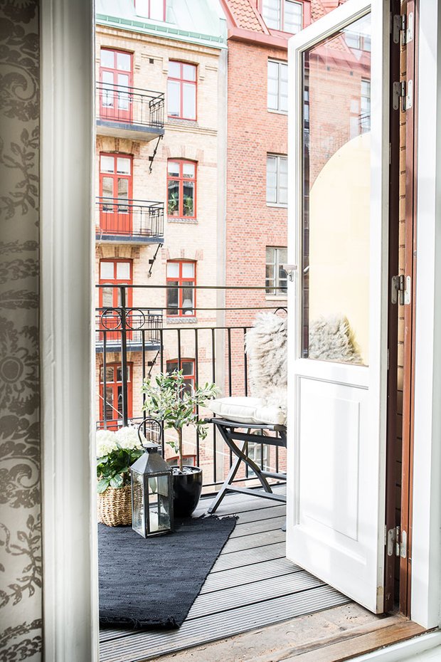 Фотография: Балкон в стиле Скандинавский, Декор интерьера, Квартира, Швеция, 3 комнаты – фото на INMYROOM