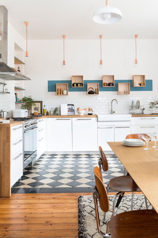 Фотография: Кухня и столовая в стиле Скандинавский, Дом, Франция, Дом и дача – фото на INMYROOM