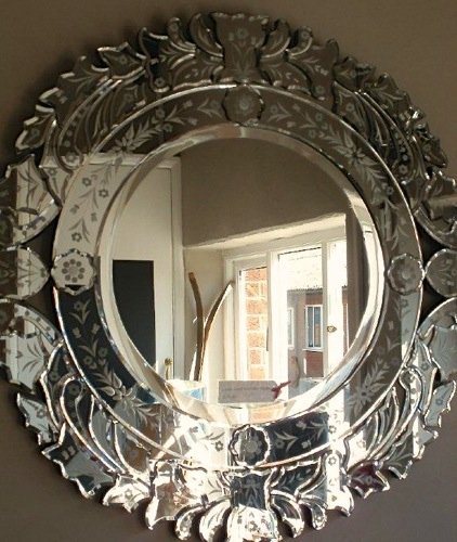 Асимметричные зеркала в интерьере
