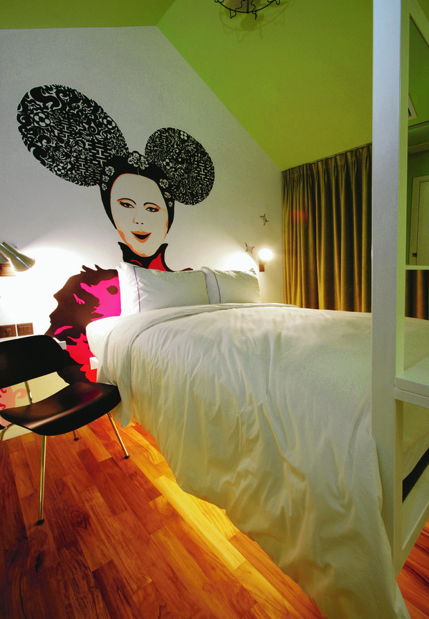 Фотография: Спальня в стиле Современный, Отель, Гид – фото на INMYROOM