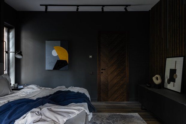 Не стоит бояться черного цвета в спальне: 6 красивых доказательств
