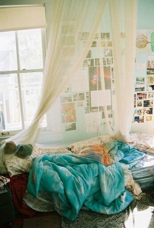 Фотография: Спальня в стиле Скандинавский, Интерьер комнат, Подушки, Ковер – фото на INMYROOM