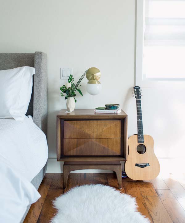 Фотография: Спальня в стиле Скандинавский, Белый, Минимализм, Переделка, Ремонт на практике – фото на INMYROOM