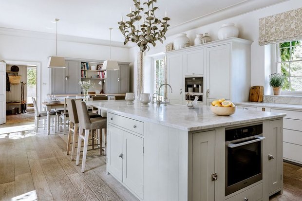 Фотография: Кухня и столовая в стиле Прованс и Кантри, Декор интерьера, Дом, Великобритания – фото на INMYROOM