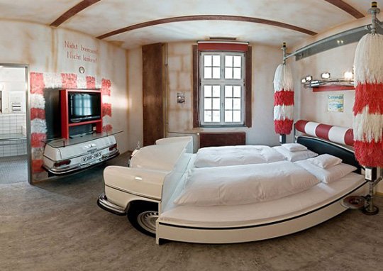 Фотография: Спальня в стиле Современный, Декор интерьера, Мебель и свет – фото на INMYROOM