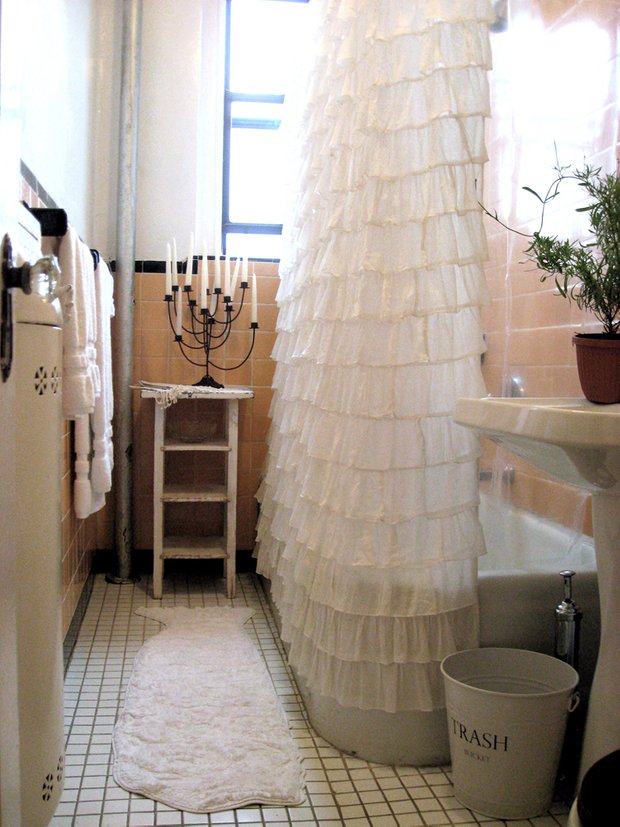Фотография: Ванная в стиле , Малогабаритная квартира, Квартира, Дома и квартиры, Нью-Йорк – фото на INMYROOM