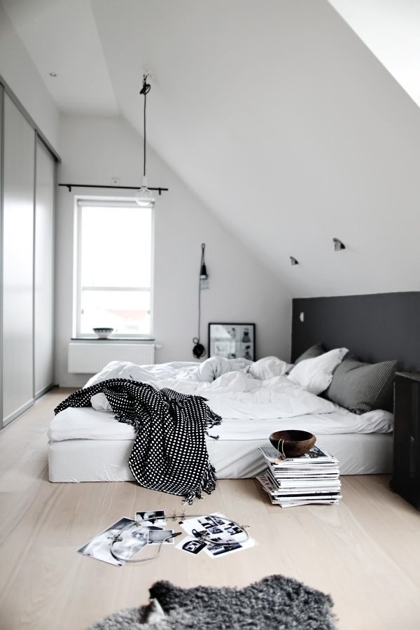 Фотография: Спальня в стиле Скандинавский, Современный, Чердак, Мансарда – фото на INMYROOM
