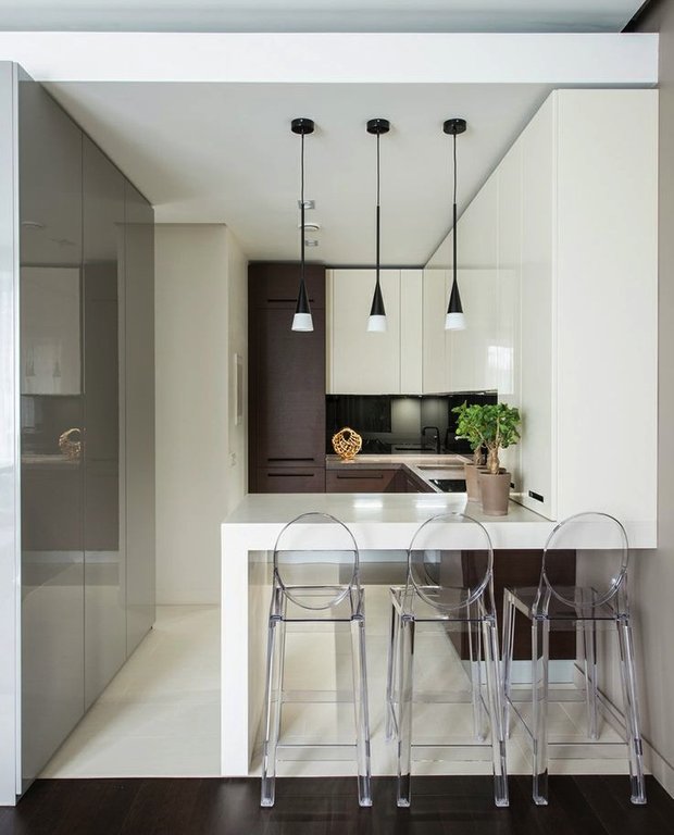 Фотография: Кухня и столовая в стиле Современный, Малогабаритная квартира, Квартира, Мебель и свет, дизайн маленькой кухни, как обустроить маленькую кухню, идеи для маленькой кухни, kuhnya-8-kv-metrov – фото на INMYROOM