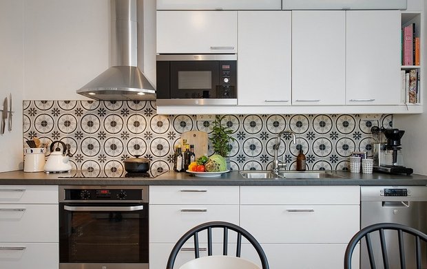 Фотография: Кухня и столовая в стиле Скандинавский, Малогабаритная квартира – фото на INMYROOM