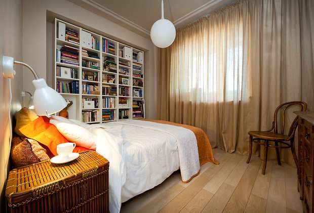 Фотография: Спальня в стиле Современный, Малогабаритная квартира, Квартира, Цвет в интерьере, Дома и квартиры, Переделка – фото на INMYROOM