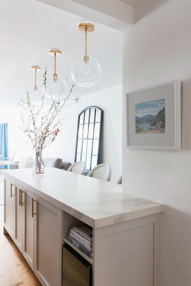 Фотография:  в стиле , Кухня и столовая, Квартира, Белый, Перепланировка – фото на INMYROOM