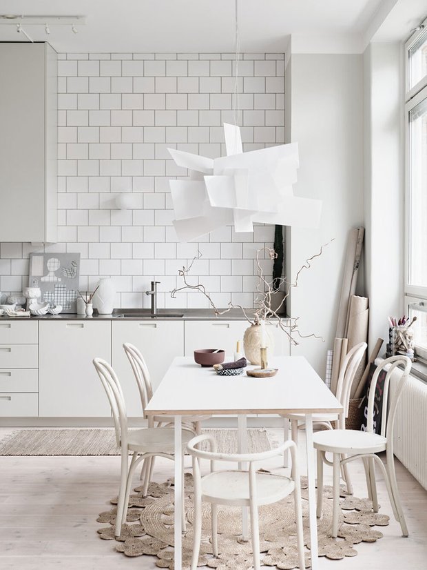 Фотография: Кухня и столовая в стиле Скандинавский, Декор интерьера, Квартира, Швеция, Белый, Стокгольм – фото на INMYROOM