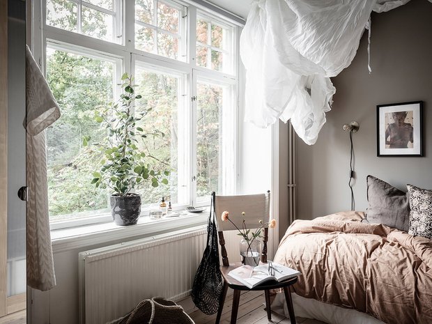Фотография: Спальня в стиле Скандинавский, Современный, Декор интерьера, Белый, Серый – фото на INMYROOM