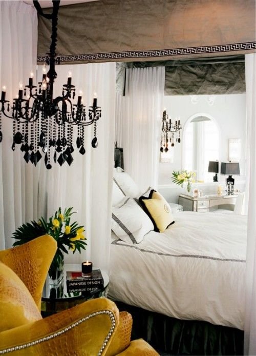 Фотография: Спальня в стиле Эклектика, Декор интерьера, Дизайн интерьера, Цвет в интерьере – фото на INMYROOM