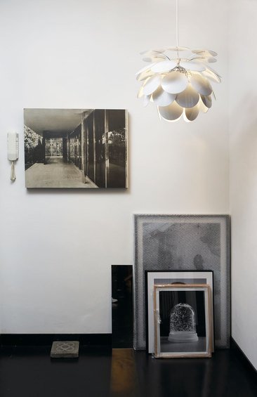 Фотография:  в стиле , Декор интерьера, Marset, Мебель и свет, Светильник – фото на INMYROOM