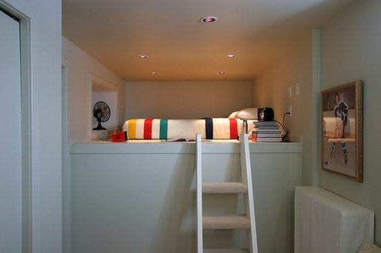 Фотография: Спальня в стиле Современный, Декор интерьера, Квартира, Мебель и свет, Подиум – фото на INMYROOM