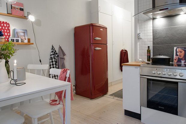Фотография: Кухня и столовая в стиле Скандинавский, Малогабаритная квартира, Квартира, Швеция, Дома и квартиры, Гетеборг – фото на INMYROOM