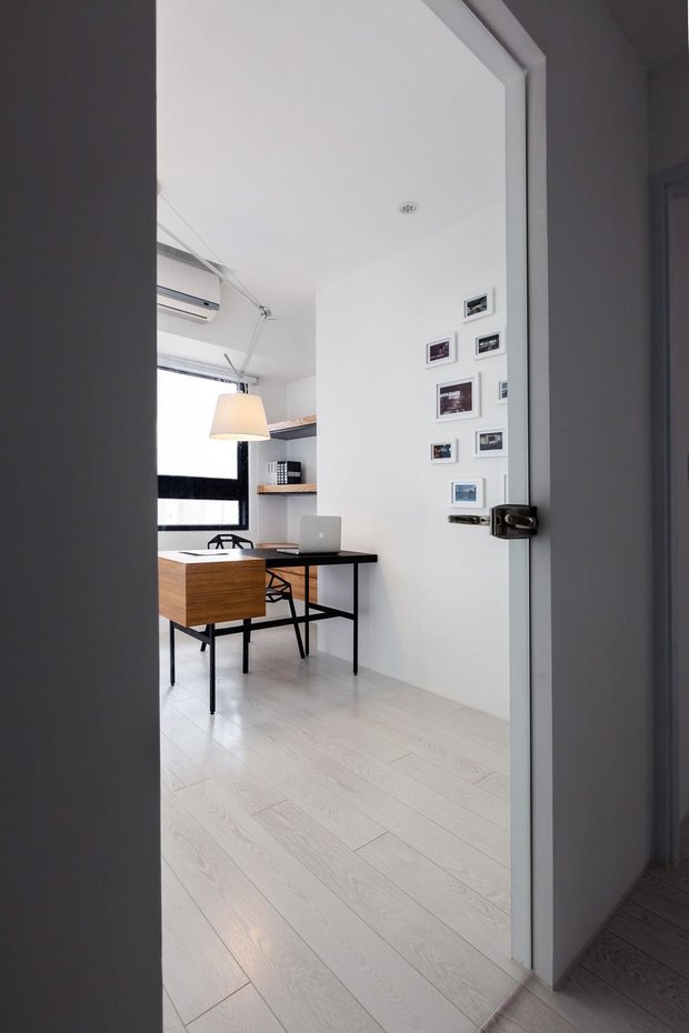 Фотография: Офис в стиле Современный, Малогабаритная квартира, Квартира, Дома и квартиры – фото на INMYROOM