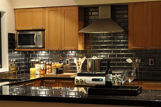 Фотография: Кухня и столовая в стиле Современный, Декор интерьера, Интерьер комнат, Плитка – фото на INMYROOM