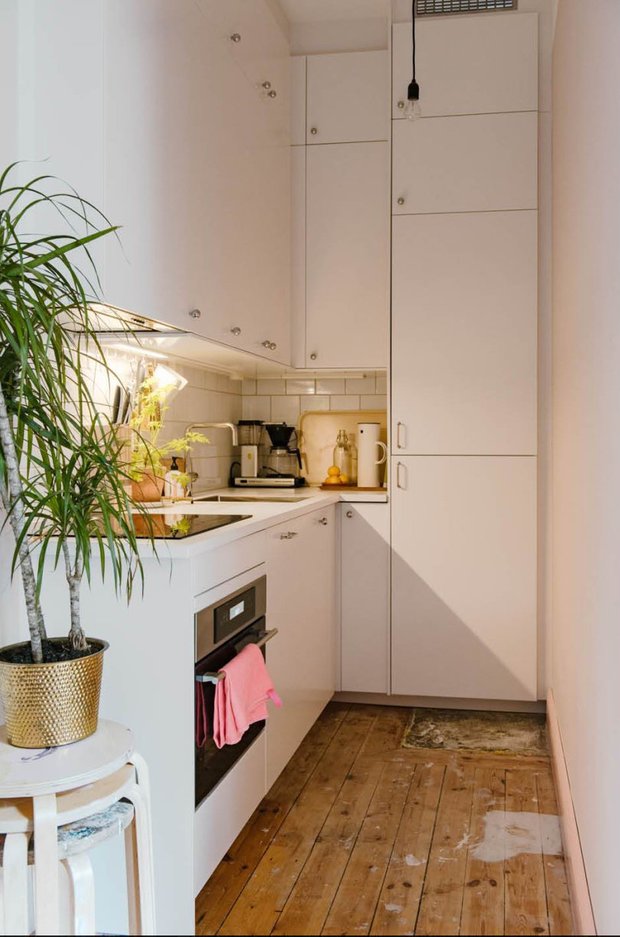Фотография: Кухня и столовая в стиле Скандинавский, Малогабаритная квартира, Квартира, Швеция – фото на INMYROOM