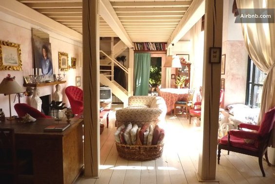 Фотография: Гостиная в стиле Современный, Стиль жизни, Советы, Париж, Airbnb – фото на INMYROOM