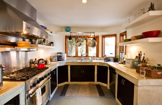 Фотография: Кухня и столовая в стиле Современный, Дома и квартиры, Интерьеры звезд – фото на INMYROOM