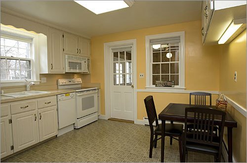 Фотография: Кухня и столовая в стиле , Интерьер комнат, Плитка – фото на INMYROOM