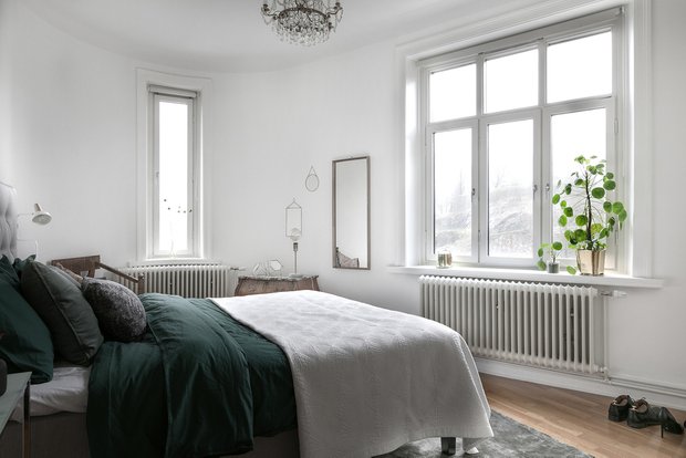 Фотография: Спальня в стиле Скандинавский, Декор интерьера, Квартира, Швеция, Гетеборг, 2 комнаты – фото на INMYROOM