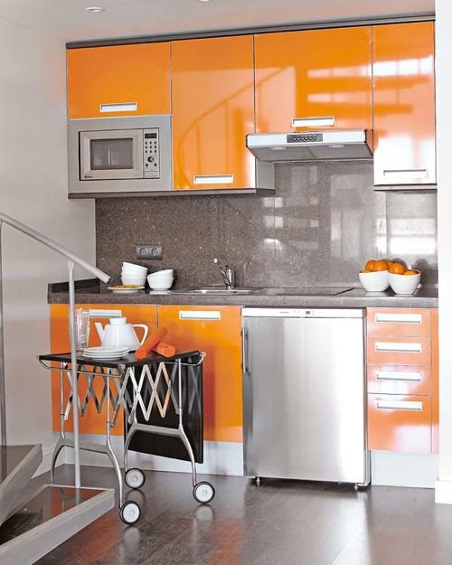 Фотография: Кухня и столовая в стиле Современный, Декор интерьера, Дизайн интерьера, Цвет в интерьере, Оранжевый – фото на INMYROOM