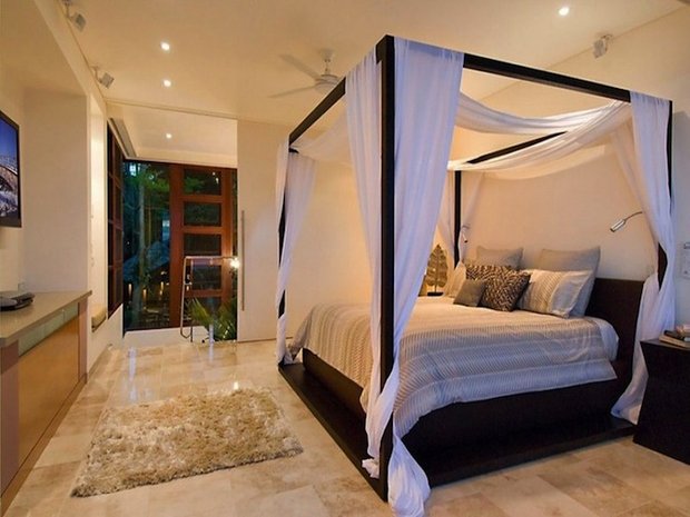 Фотография: Спальня в стиле Современный, Декор интерьера, Мебель и свет, Балдахин – фото на INMYROOM