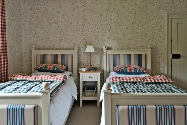 Фотография: Спальня в стиле Прованс и Кантри, Классический, Декор интерьера, Дом, Декор – фото на INMYROOM