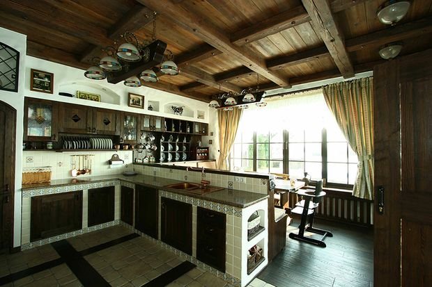 Фотография: Кухня и столовая в стиле Классический, Декор интерьера, Дом, Декор, Особняк, Шале – фото на INMYROOM